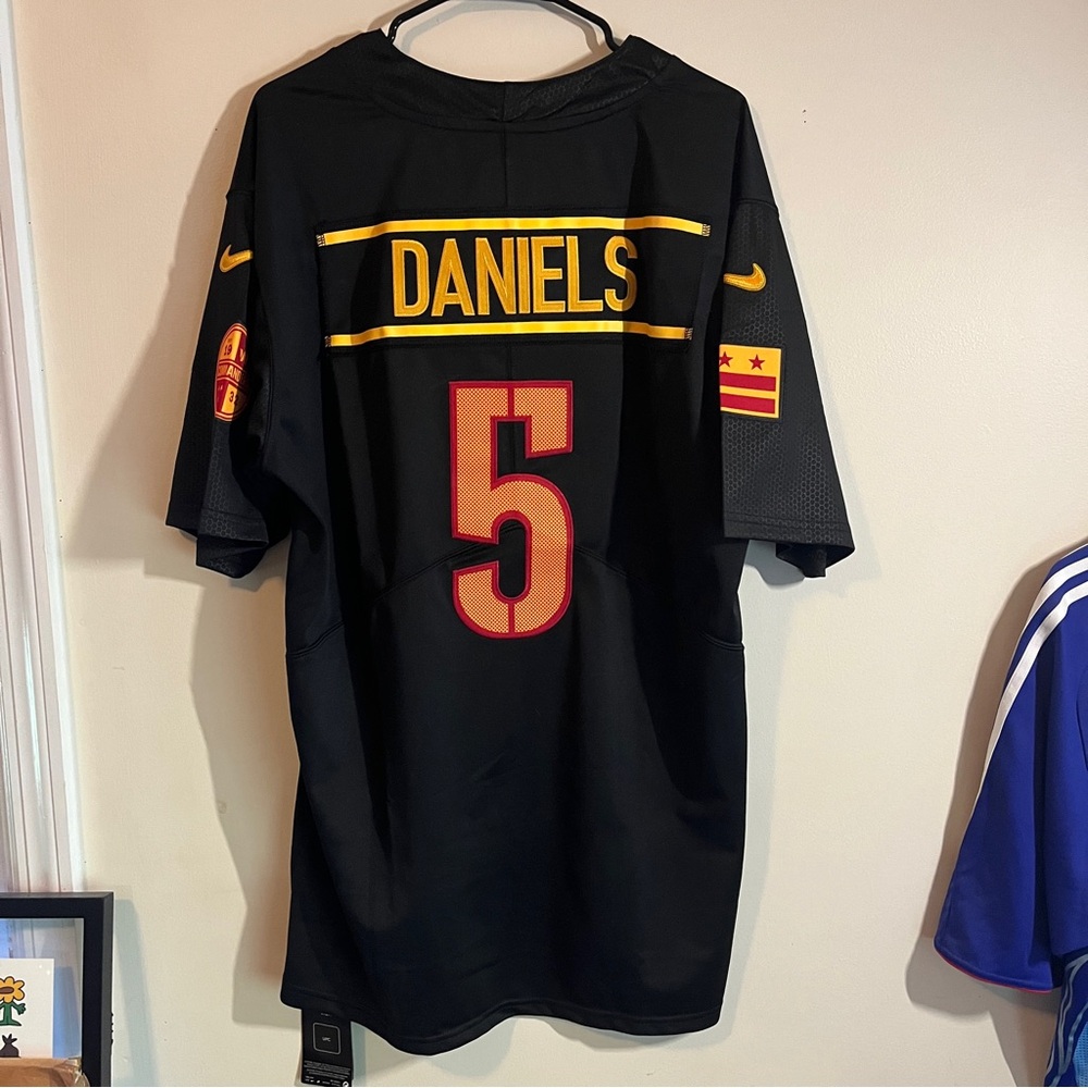 NWT Washington Commanders Jayden Daniels Alternate Jersey, Men’s XL